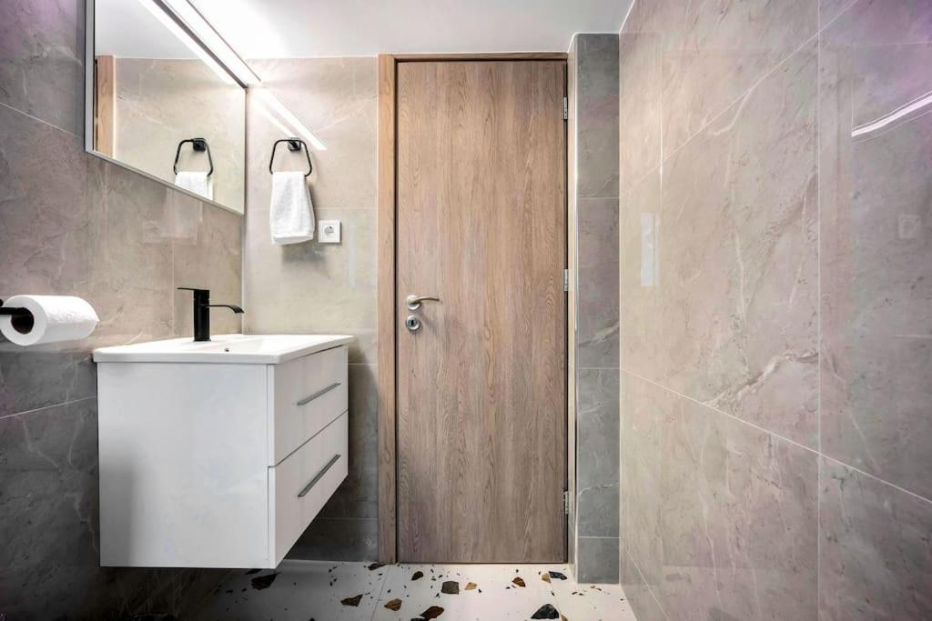 Artemis Modern Apartment Афіни Екстер'єр фото