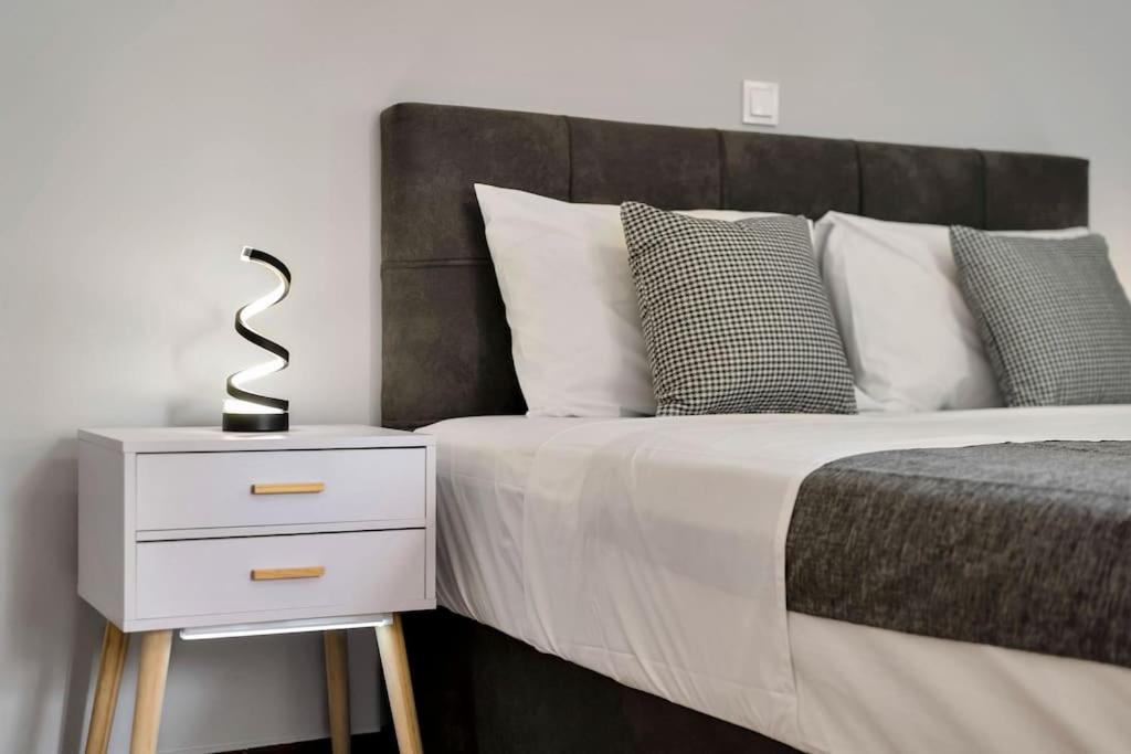 Artemis Modern Apartment Афіни Екстер'єр фото